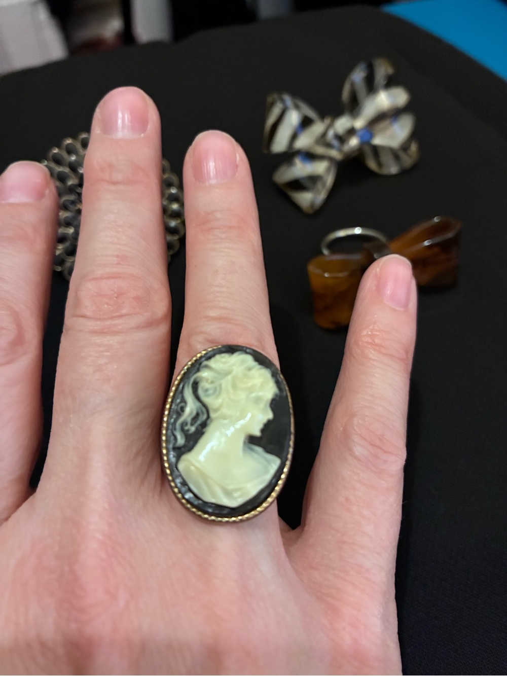 Lot of 4 Unique Rings - Picture 4 of 4